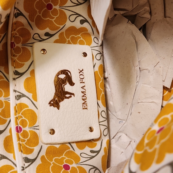 Emma Fox White Leather Satchel - Picture 9 of 10